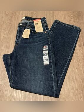 NWT Women’s Levi’s 501 Curve Jeans Size 29x30